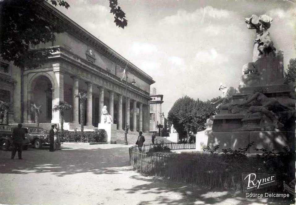 13 Aix en Provence Le Palais de Justice.jpg